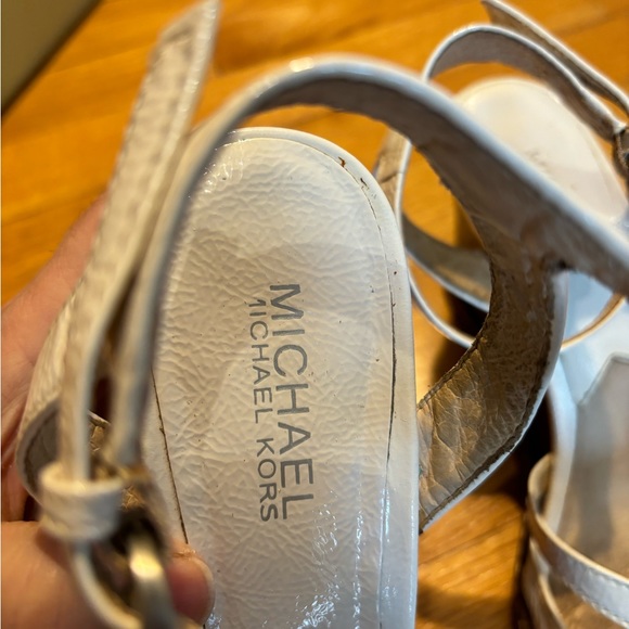 MICHAEL Kors White Molly Naplak
Wedge Sandals size 8 - Picture 7 of 7